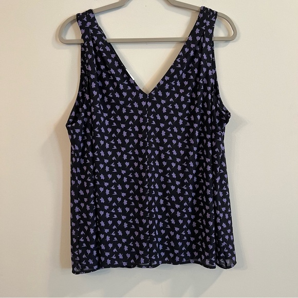 Women's CAbi Black and Purple floral Sleeveless Top size medium - Picture 5 of 5